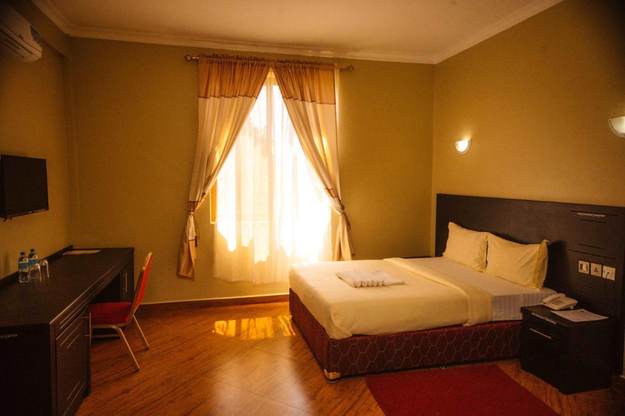 Panone Hotel Boma Boma la Ngombe Zewnętrze zdjęcie