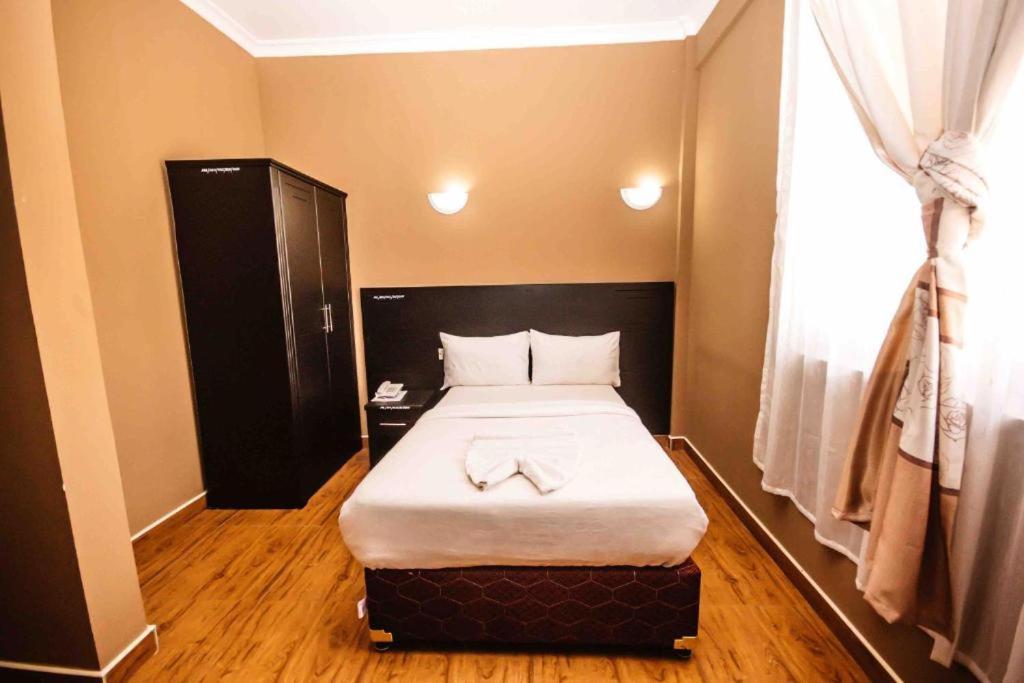 Panone Hotel Boma Boma la Ngombe Zewnętrze zdjęcie